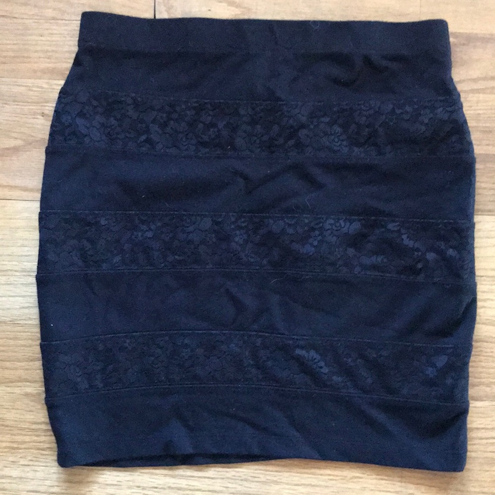 Women’s Medium Black Pencil Skirt